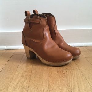 No. 6, size 38, ankle boots.